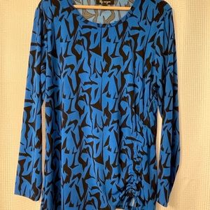 Black and blue knit tunic top